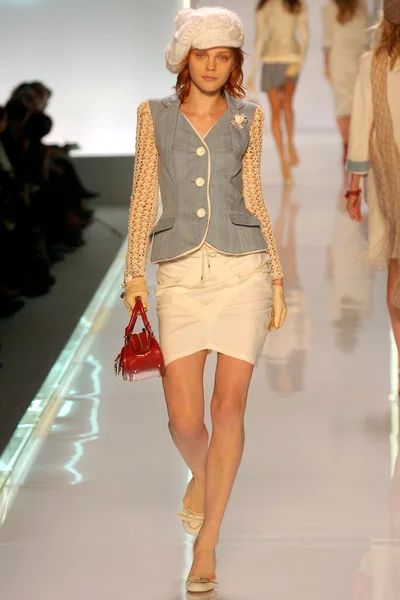 Look 3